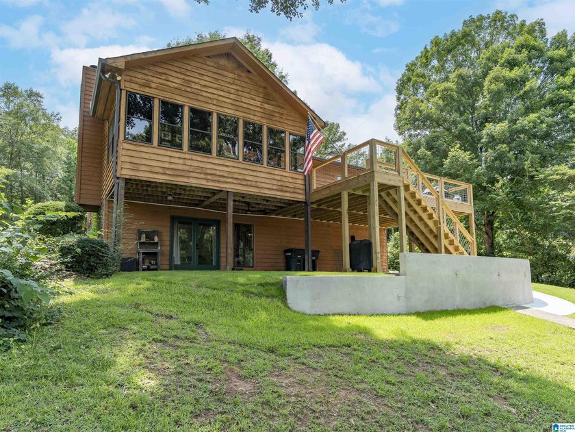 Great location, even better lake views! This move-in ready home - photo 35