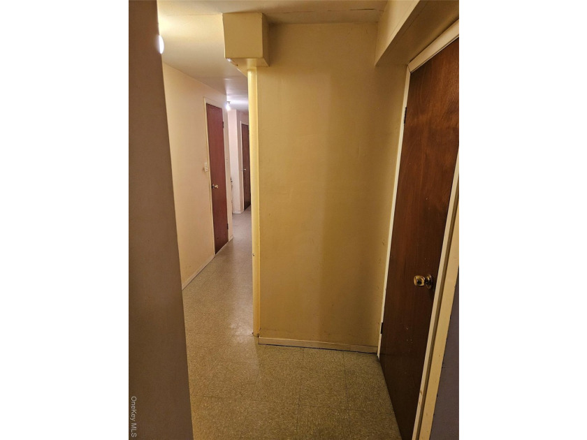 Nicely maintained 2 family home with wood floors. 1st floor has - photo 36