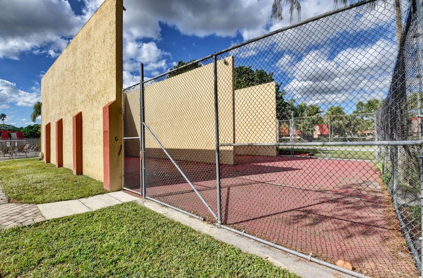 Beautiful and elegant 2-bedroom, 2.5-bath townhome in one of the - photo 36