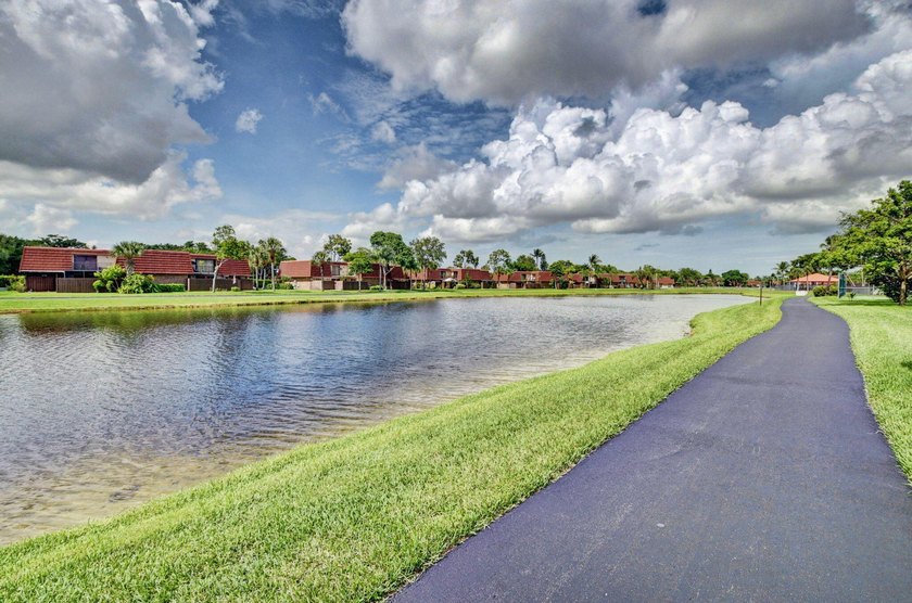 Beautiful and elegant 2-bedroom, 2.5-bath townhome in one of the - photo 39