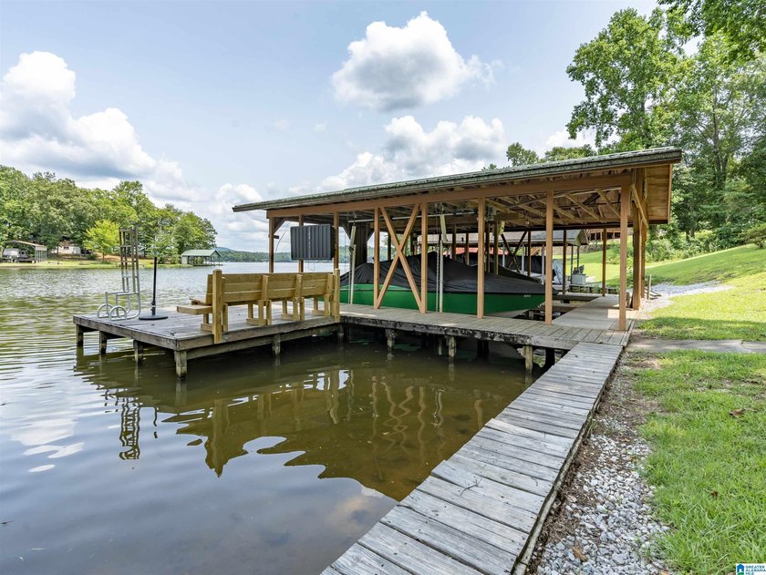 Great location, even better lake views! This move-in ready home - photo 43