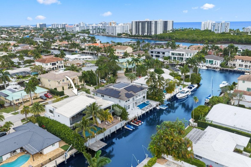 Stunning contemporary 5-bedroom + office waterfront residence - photo 58