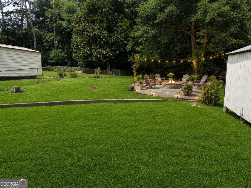 If you're looking for a solid, well maintained brick ranch with - photo 9