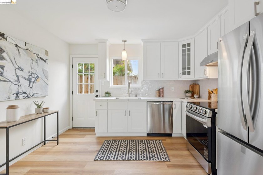 New Listing! Beautifully updated condo in the heart of Oakland's - photo 15