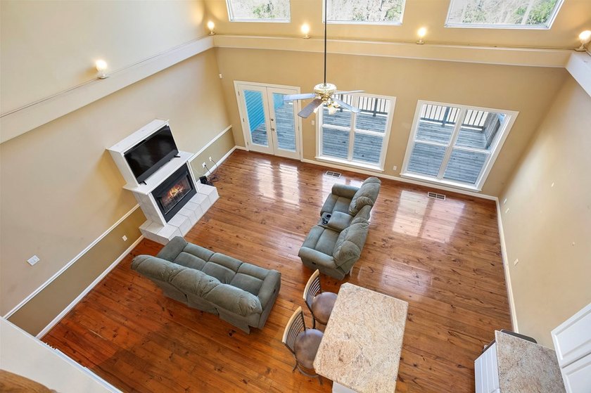 Experience affordable waterfront living on beautiful Lake - photo 17