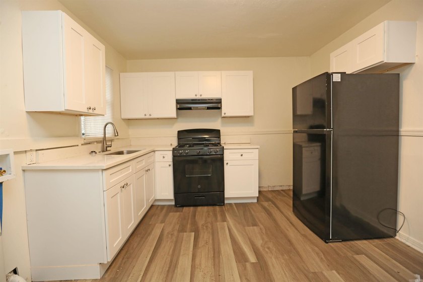 Two duplexes on one parcel offering a fantastic investment - photo 18