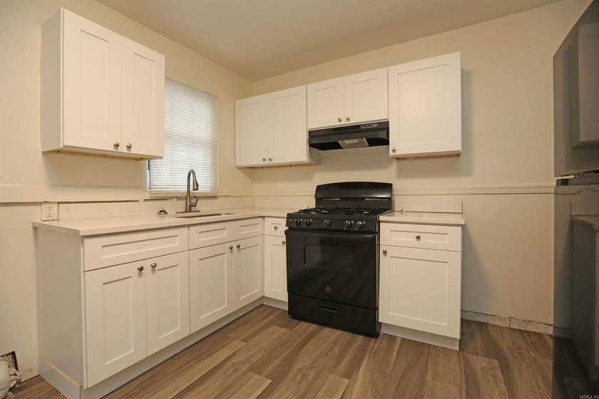 Two duplexes on one parcel offering a fantastic investment - photo 19