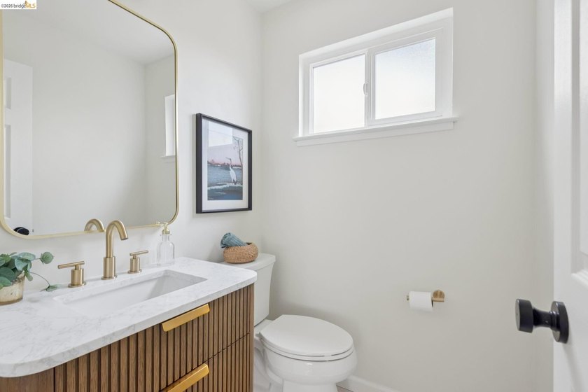 New Listing! Beautifully updated condo in the heart of Oakland's - photo 20