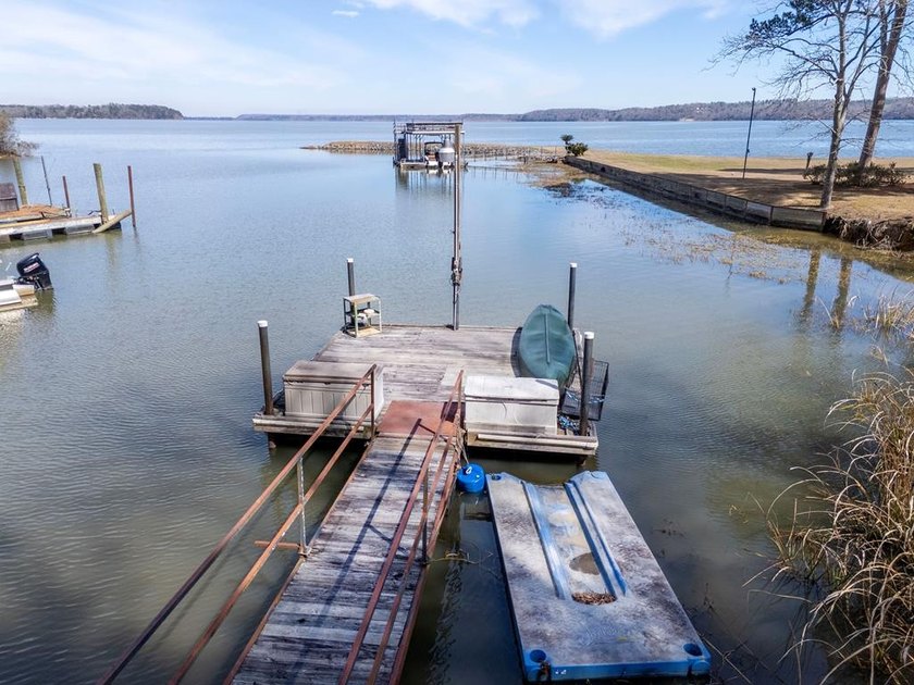 Experience affordable waterfront living on beautiful Lake - photo 24