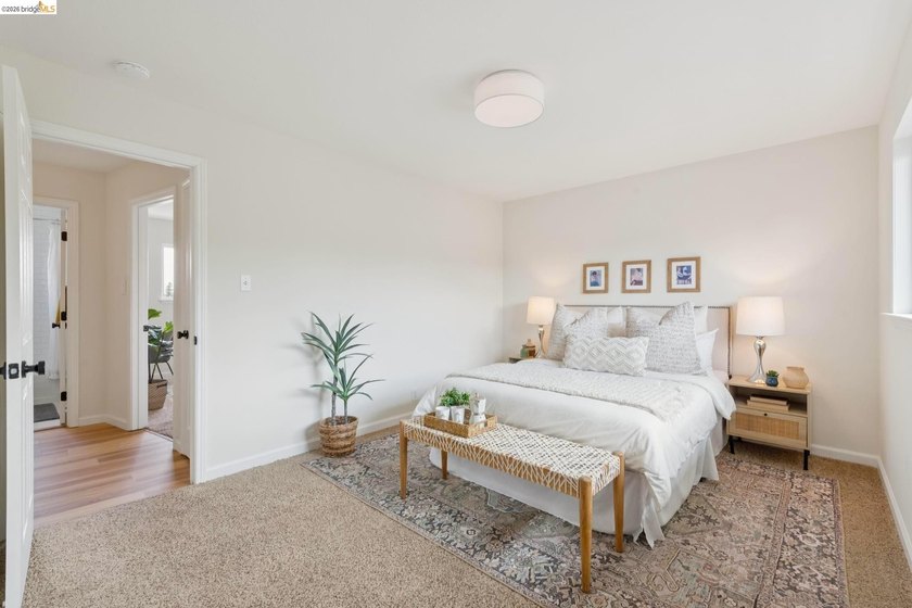 New Listing! Beautifully updated condo in the heart of Oakland's - photo 26