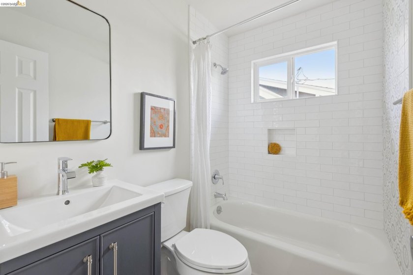 New Listing! Beautifully updated condo in the heart of Oakland's - photo 27