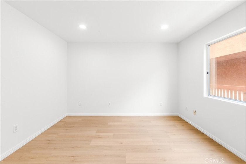 Beautifully Updated - Step into this light and bright upstairs - photo 33