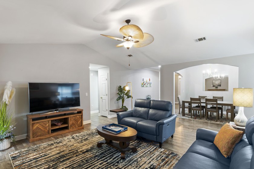 Perfectly positioned in Miramar Beach, this beautifully updated - photo 3