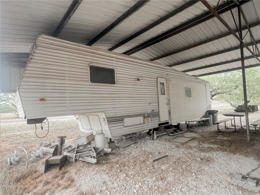 Unique investment opportunity Duplex plus bonus building on one - photo 15