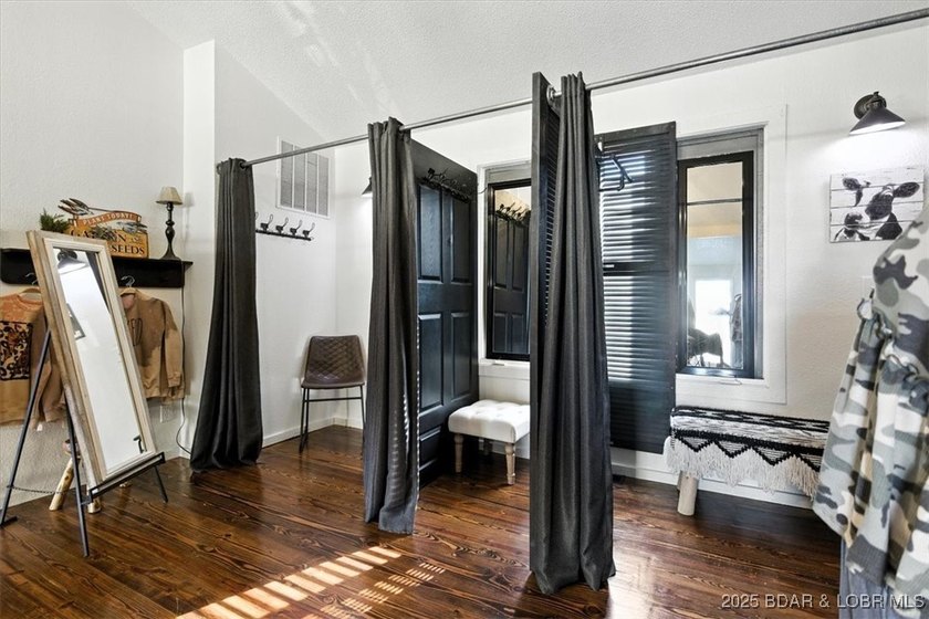 Unlock the potential of this exceptional 4,477 square foot - photo 17