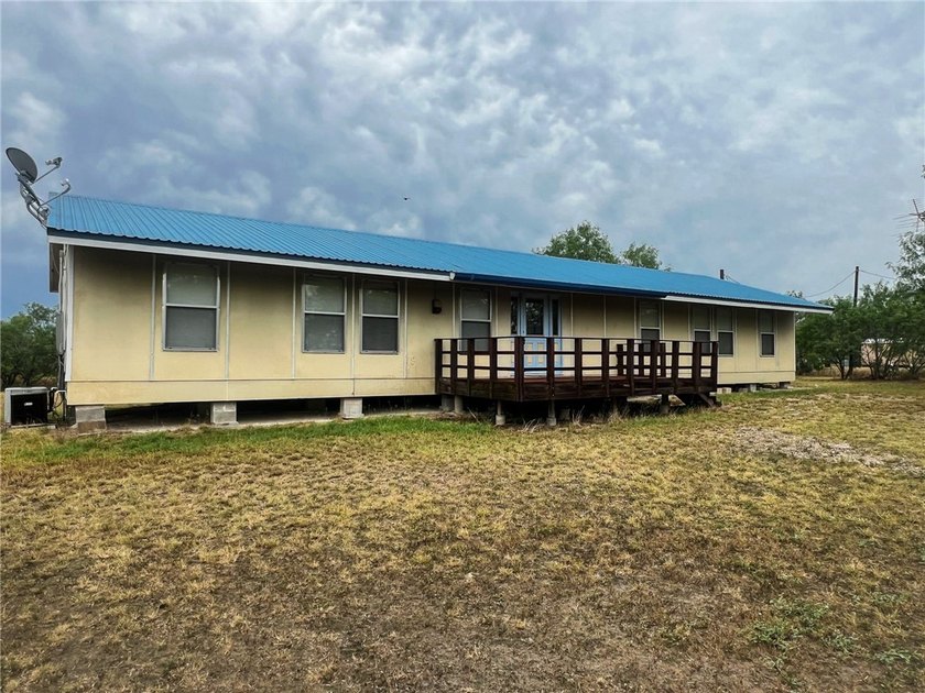 Unique investment opportunity Duplex plus bonus building on one - photo 17