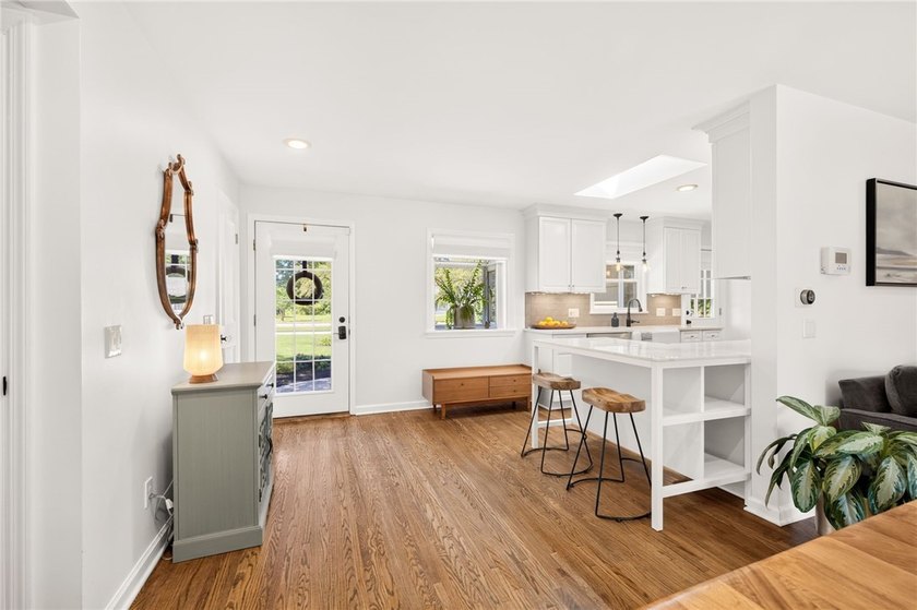 Esthetically pleasing 3 bedroom, 2 full bathroom pristine ranch - photo 5