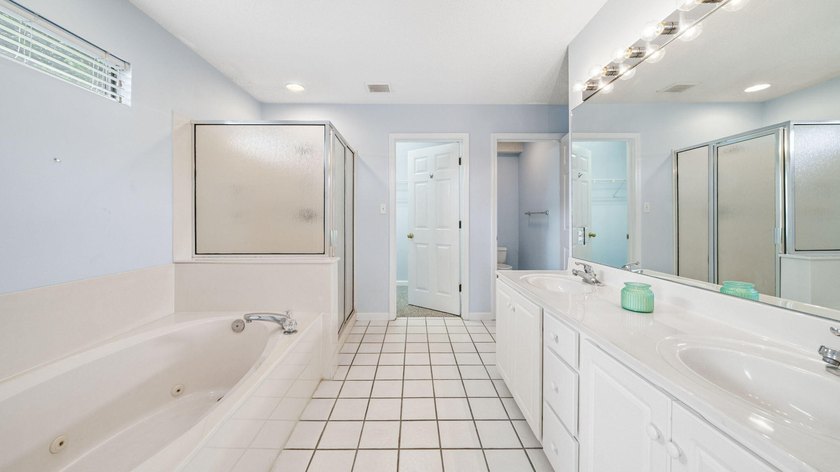 NO STAIRS!!!! This three-bedroom, two-and-a-half-bath unit - photo 25