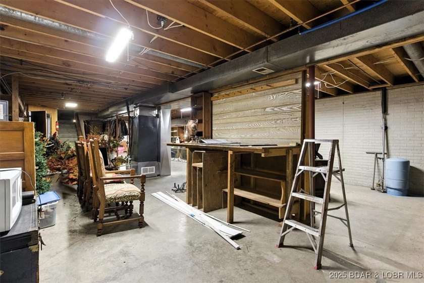 Unlock the potential of this exceptional 4,477 square foot - photo 28