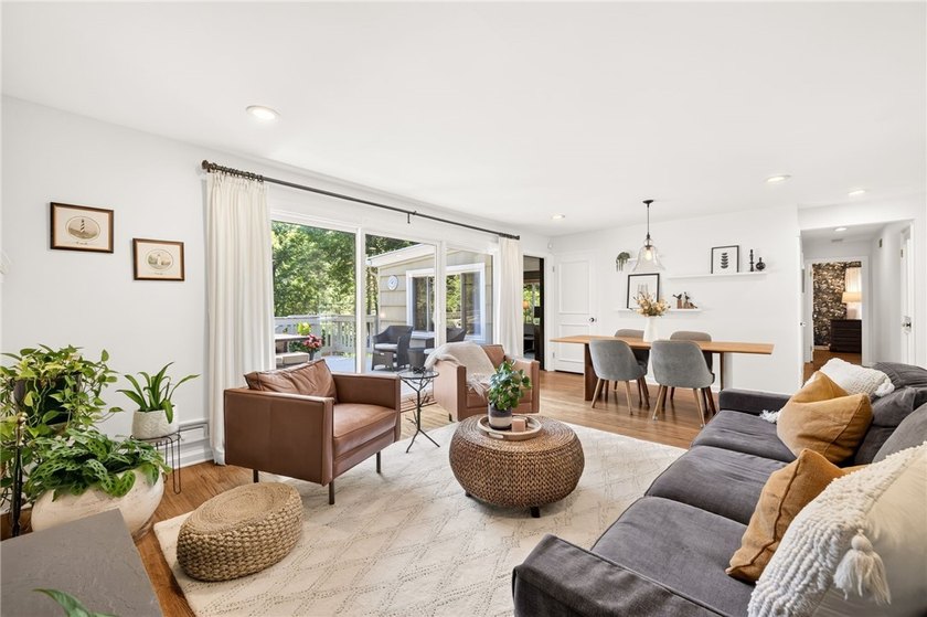 Esthetically pleasing 3 bedroom, 2 full bathroom pristine ranch - photo 8