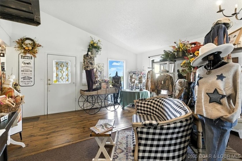 Unlock the potential of this exceptional 4,477 square foot - photo 30