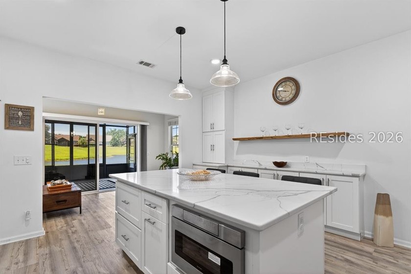 Welcome to 124 Honesty Lane, where breathtaking lagoon views - photo 27