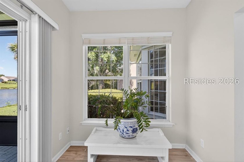 Welcome to 124 Honesty Lane, where breathtaking lagoon views - photo 29