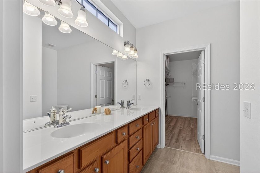 Welcome to 124 Honesty Lane, where breathtaking lagoon views - photo 41