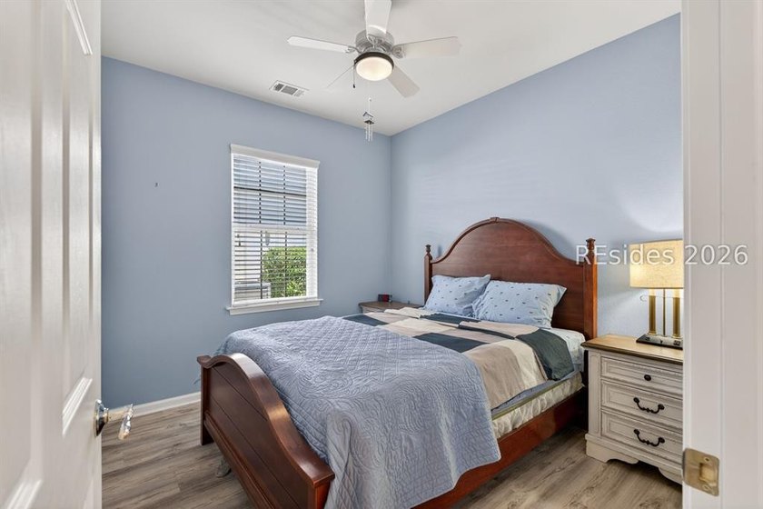 Welcome to 124 Honesty Lane, where breathtaking lagoon views - photo 45