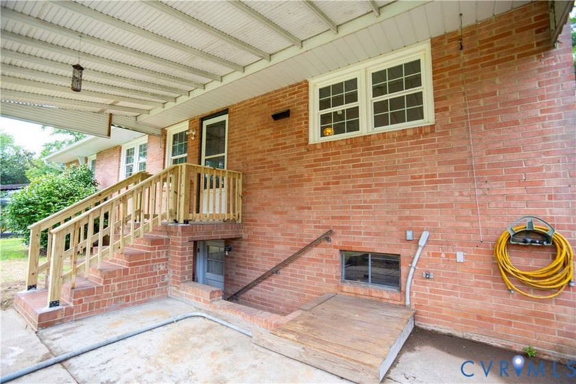 A special opportunity in Westover Farms! Built for and - photo 22