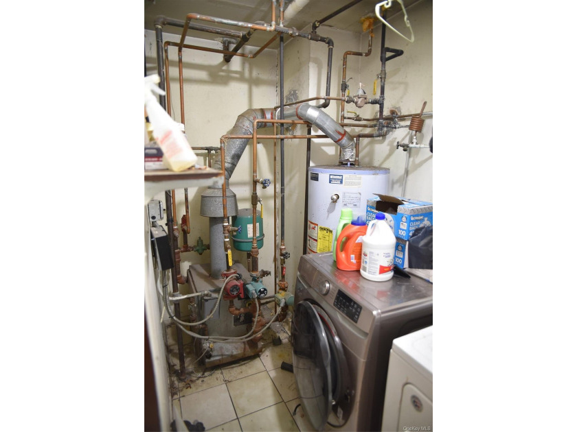 Baychester Area Updated 2 Family Brick attached Home with a - photo 34