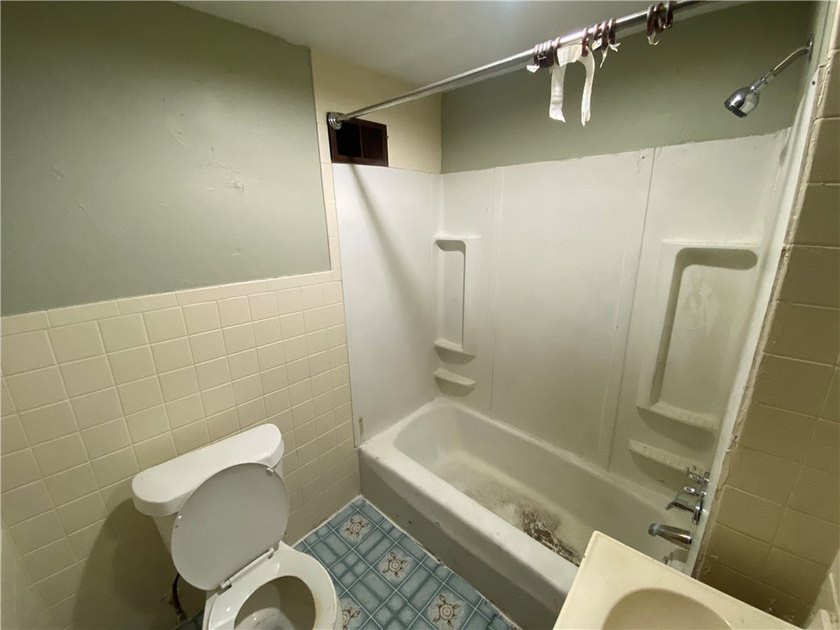 Opportunity knocks at 332 Carter Street! This income-producing - photo 11