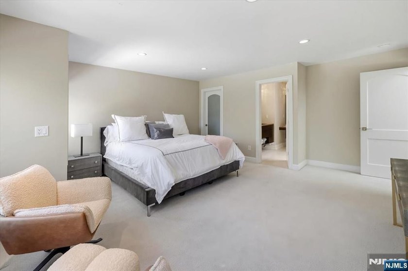 Welcome to this mint turn key townhome at Oak Trail, one of - photo 22