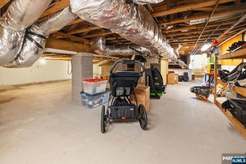 Welcome to this mint turn key townhome at Oak Trail, one of - photo 31
