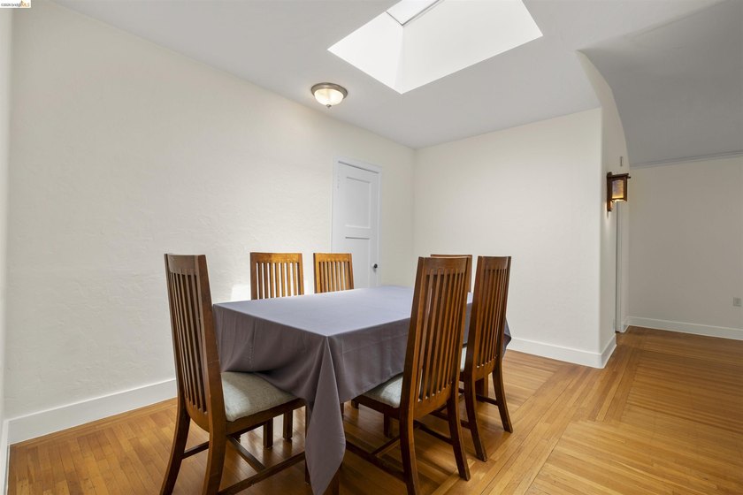 Romantic Spanish Revival Courtyard Condo/Townhouse on one level - photo 19