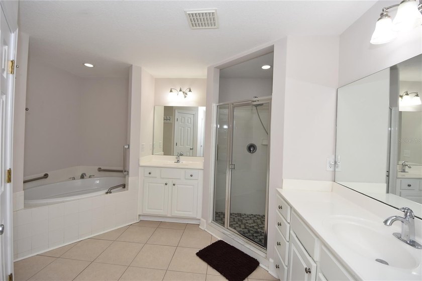 Welcome to your dream home! This stunning 3 bedroom, 2 bathroom - photo 31