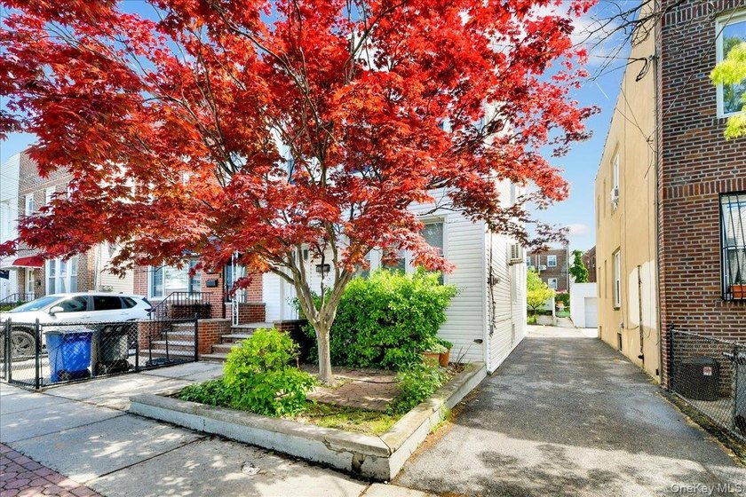 Well-maintained two-family home in the desirable Throggs Neck - photo 2