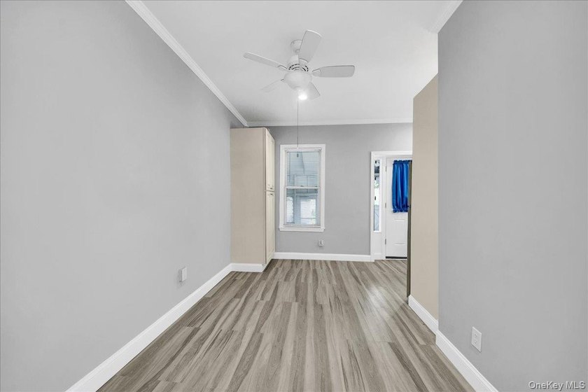 Well-maintained two-family home in the desirable Throggs Neck - photo 5