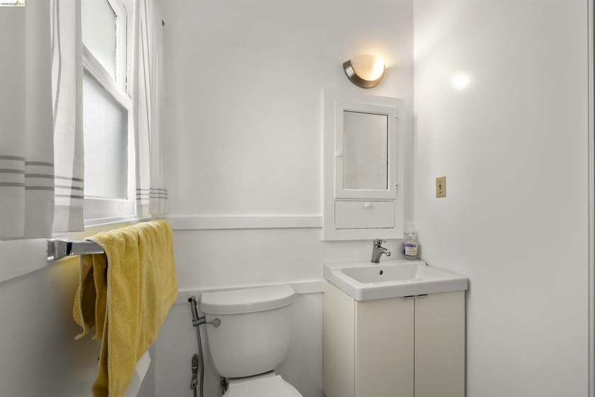 Romantic Spanish Revival Courtyard Condo/Townhouse on one level - photo 38