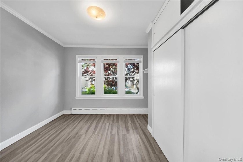 Well-maintained two-family home in the desirable Throggs Neck - photo 8