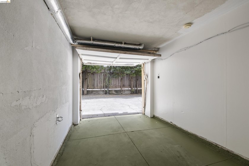 Romantic Spanish Revival Courtyard Condo/Townhouse on one level - photo 43