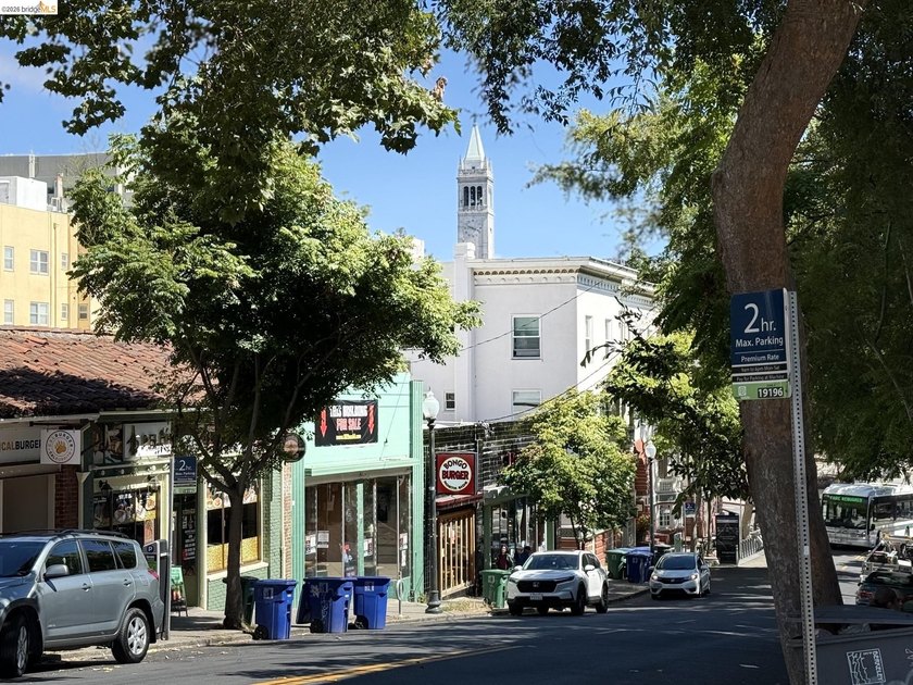 Romantic Spanish Revival Courtyard Condo/Townhouse on one level - photo 46