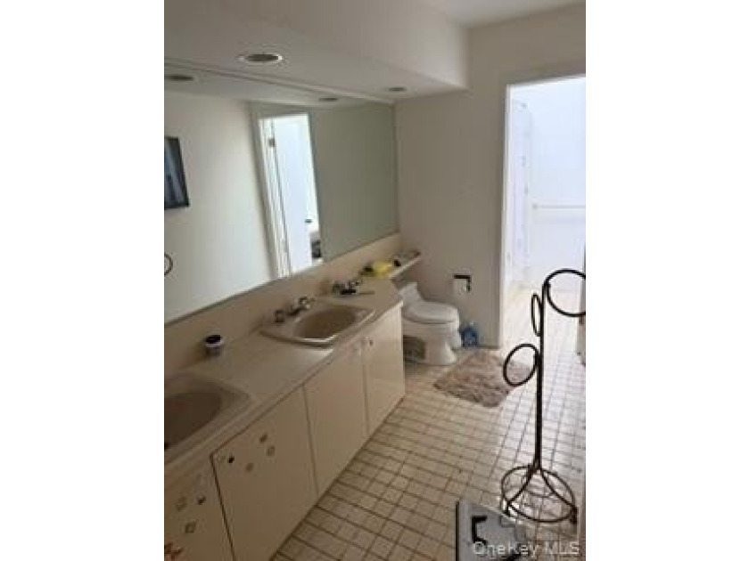 Short Sale - cash offers only- it is only unable to be financed - photo 12