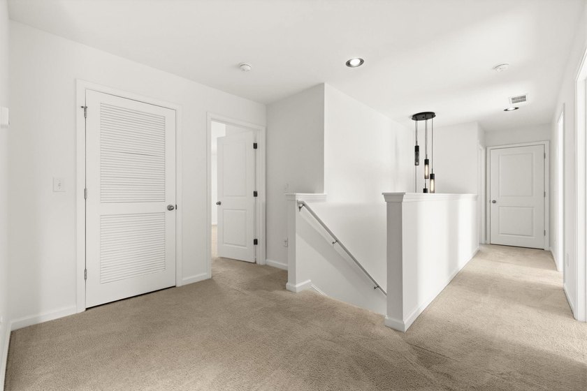 Absolutely beautiful and meticulously maintained 4 bedroom 2.5 - photo 26