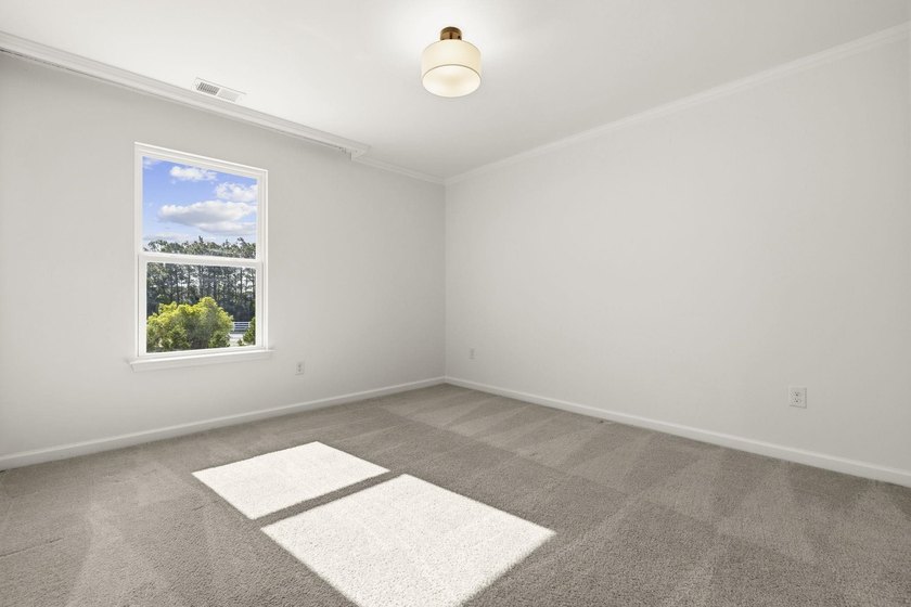 Absolutely beautiful and meticulously maintained 4 bedroom 2.5 - photo 31
