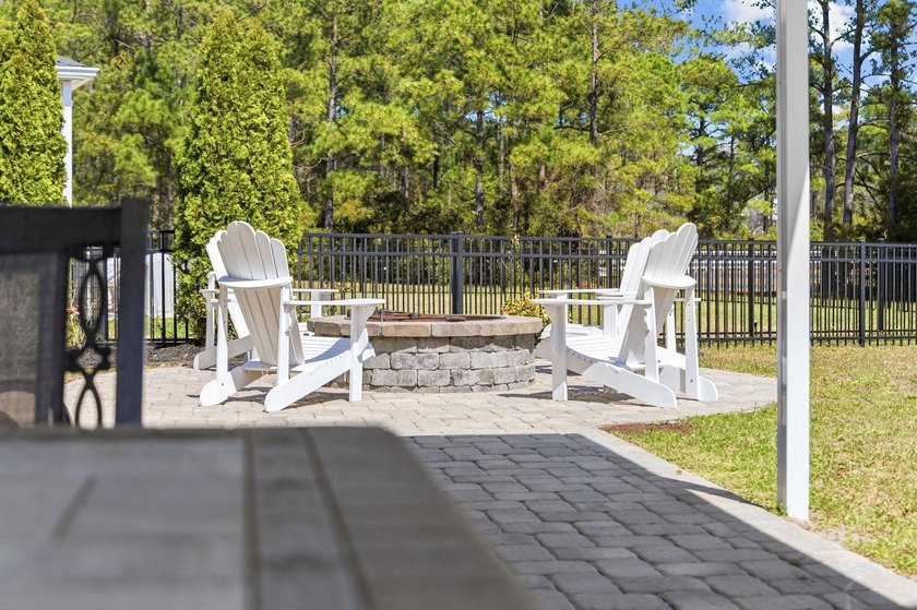 Absolutely beautiful and meticulously maintained 4 bedroom 2.5 - photo 42