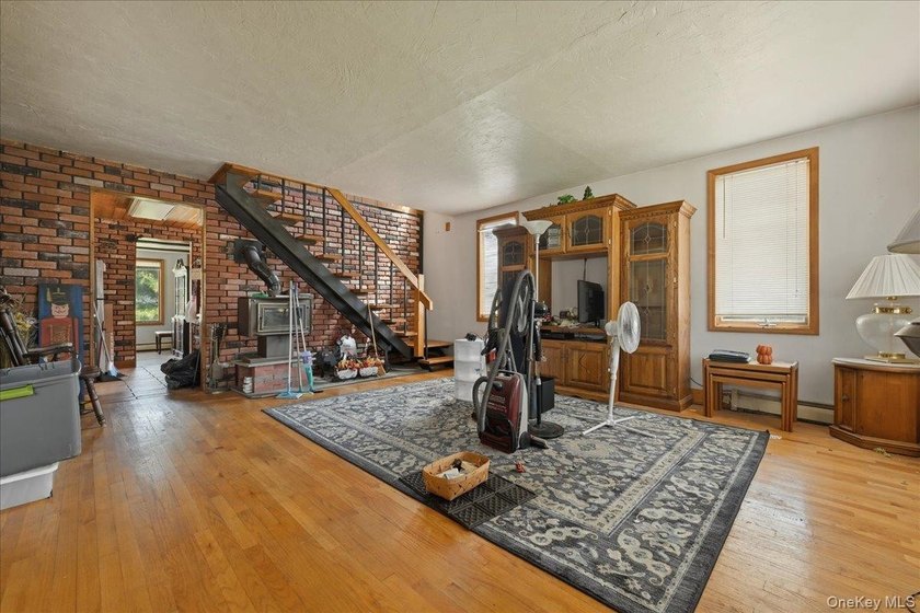 4-bedroom, 2-full bath home located in the highly desirable West - photo 6