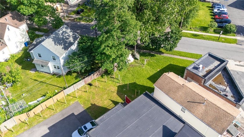Exceptional opportunity at 344 Mount Hope Avenue! This spacious - photo 3
