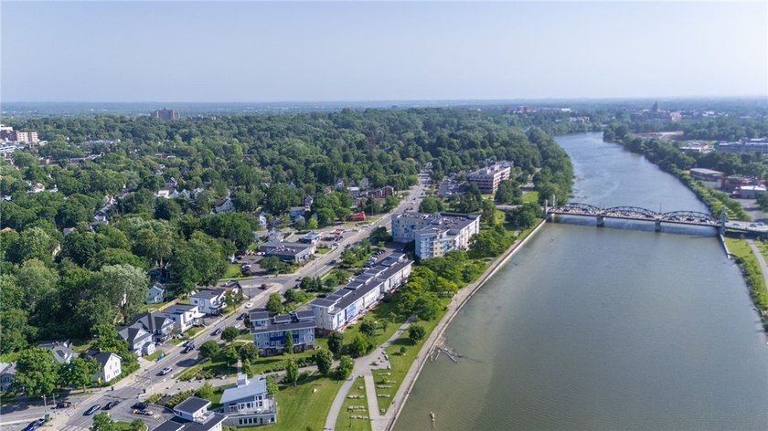 Exceptional opportunity at 344 Mount Hope Avenue! This spacious - photo 7