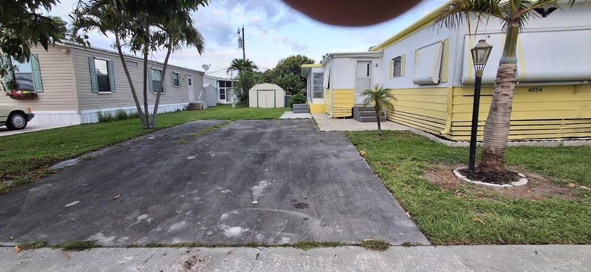 Great opportunity to live in active 55+ community, deeded lot - photo 33